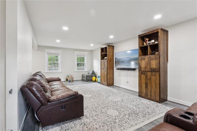 488 Harpersville RD, Newport News, VA 23601