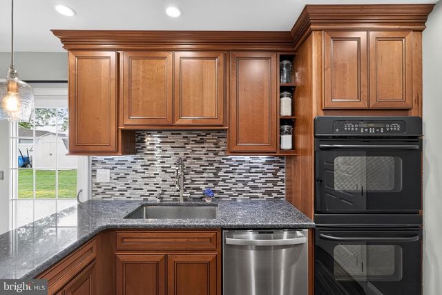 218 TEWKSBURY RD, Fairless Hills, PA 19030