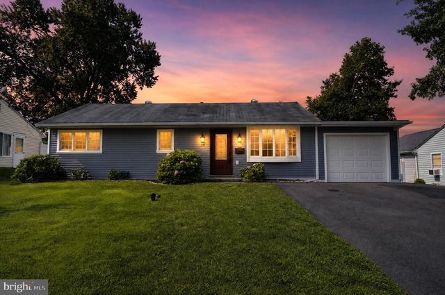 218 TEWKSBURY RD, Fairless Hills, PA 19030