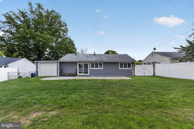 218 TEWKSBURY RD, Fairless Hills, PA 19030