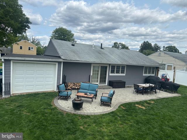 218 TEWKSBURY RD, Fairless Hills, PA 19030