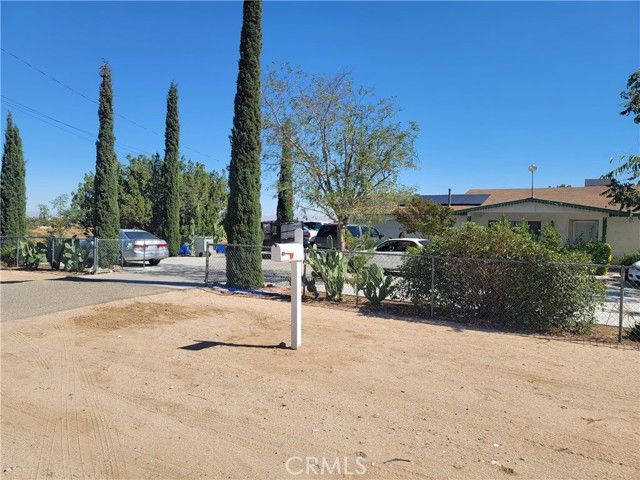 8915 3rd, Hesperia, CA 92345