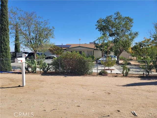 8915 3rd, Hesperia, CA 92345