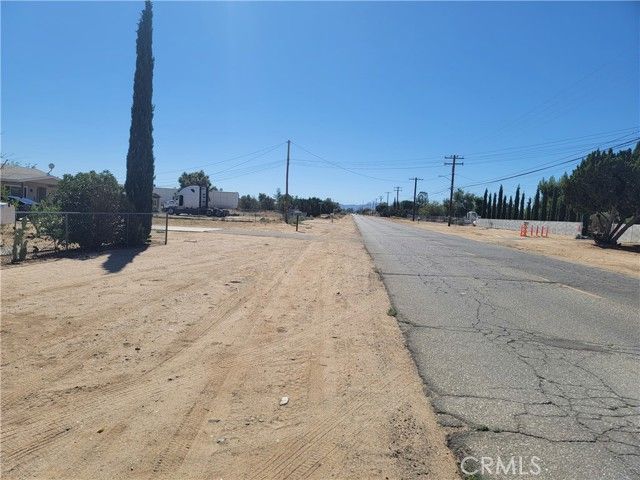 8915 3rd, Hesperia, CA 92345