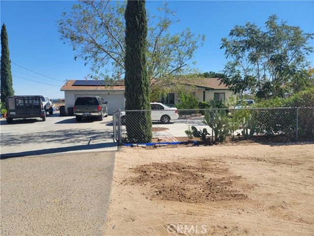 8915 3rd, Hesperia, CA 92345