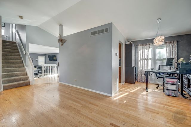 1133 JENNIFER Lane, Bolingbrook, IL 60440