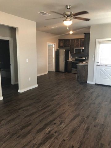 2309 N Elm Street, Denton, TX 76201