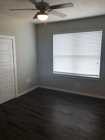 2309 N Elm Street, Denton, TX 76201