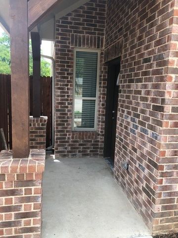 2309 N Elm Street, Denton, TX 76201