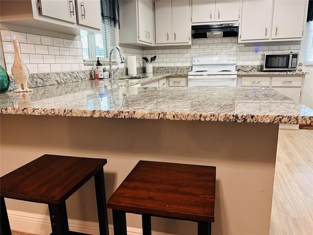 6031 WYOMING AVENUE, New Port Richey, FL 34653