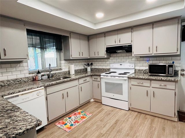 6031 WYOMING AVENUE, New Port Richey, FL 34653