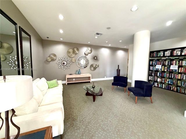 7441 Wayne Ave 15J, Miami Beach, FL 33141