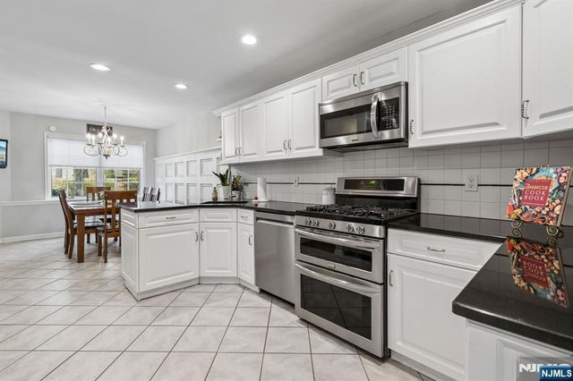 1 Beekman Hill Road, Caldwell, NJ 07006