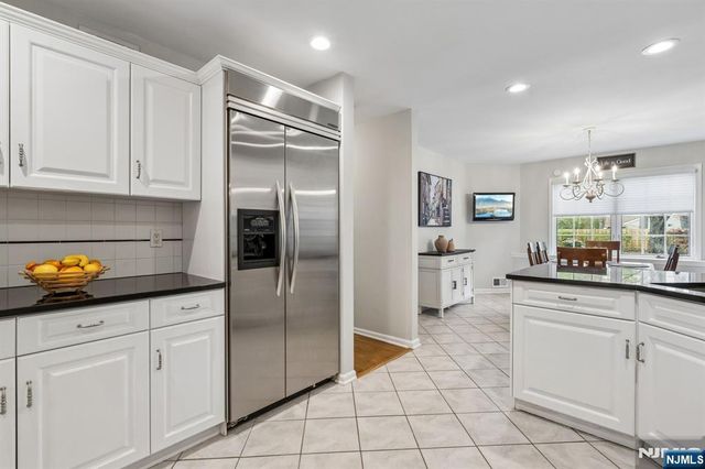 1 Beekman Hill Road, Caldwell, NJ 07006