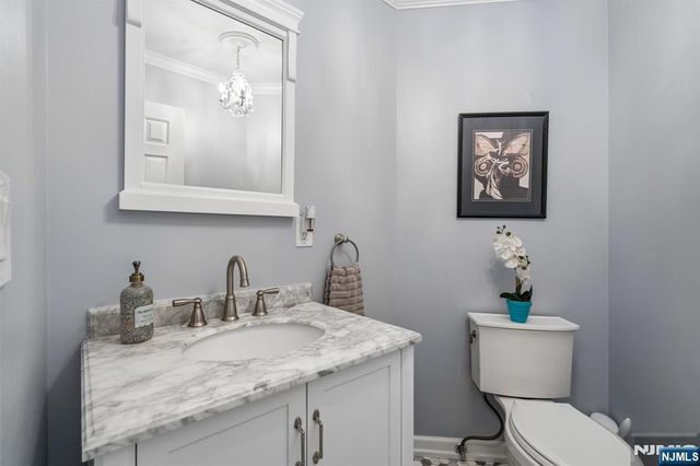 1 Beekman Hill Road, Caldwell, NJ 07006