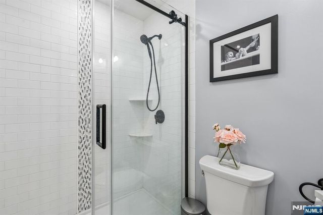 1 Beekman Hill Road, Caldwell, NJ 07006