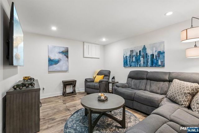 1 Beekman Hill Road, Caldwell, NJ 07006