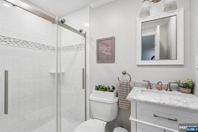 1 Beekman Hill Road, Caldwell, NJ 07006