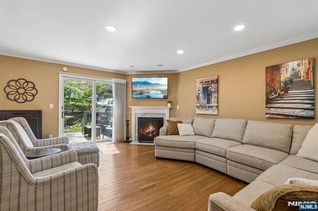 1 Beekman Hill Road, Caldwell, NJ 07006