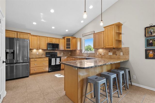 9468 Orangeview Drive, Portage, MI 49024