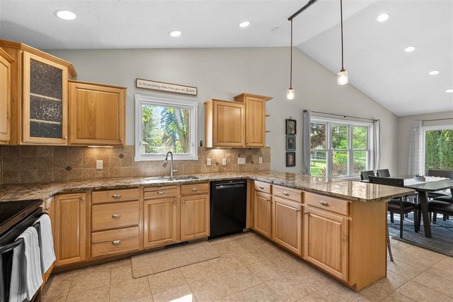 9468 Orangeview Drive, Portage, MI 49024