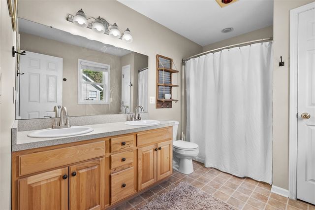 9468 Orangeview Drive, Portage, MI 49024