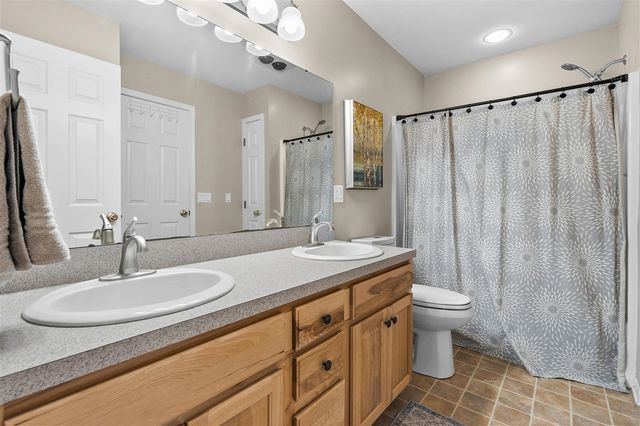 9468 Orangeview Drive, Portage, MI 49024
