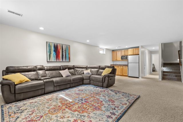 9468 Orangeview Drive, Portage, MI 49024