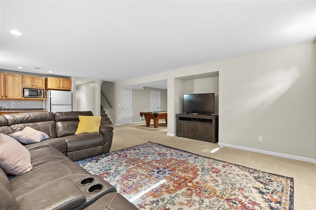 9468 Orangeview Drive, Portage, MI 49024