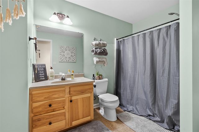 9468 Orangeview Drive, Portage, MI 49024