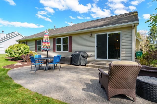 9468 Orangeview Drive, Portage, MI 49024