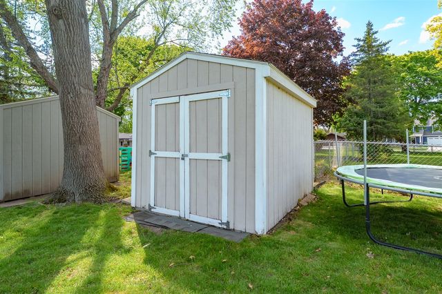 9468 Orangeview Drive, Portage, MI 49024