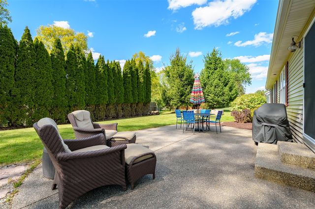 9468 Orangeview Drive, Portage, MI 49024