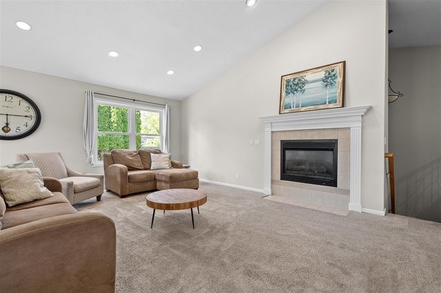 9468 Orangeview Drive, Portage, MI 49024