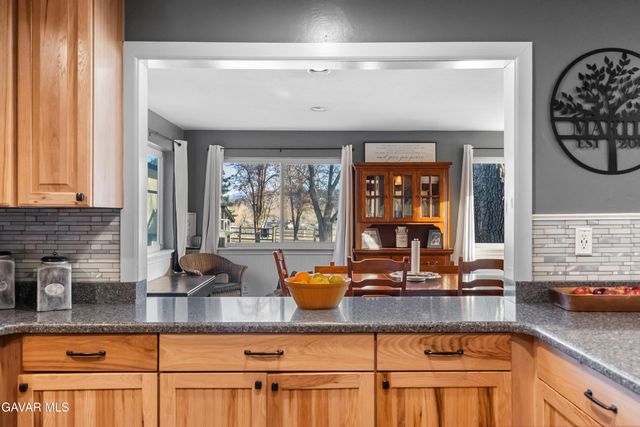 28050 Black Gold Way, Tehachapi, CA 93561