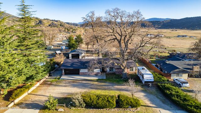 28050 Black Gold Way, Tehachapi, CA 93561