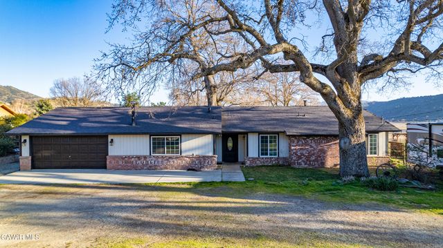 28050 Black Gold Way, Tehachapi, CA 93561