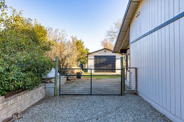 28050 Black Gold Way, Tehachapi, CA 93561