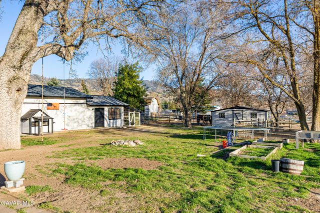 28050 Black Gold Way, Tehachapi, CA 93561
