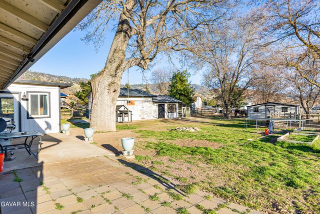 28050 Black Gold Way, Tehachapi, CA 93561