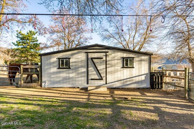 28050 Black Gold Way, Tehachapi, CA 93561
