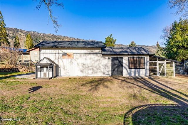 28050 Black Gold Way, Tehachapi, CA 93561