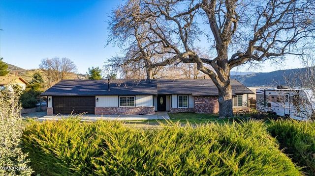 28050 Black Gold Way, Tehachapi, CA 93561