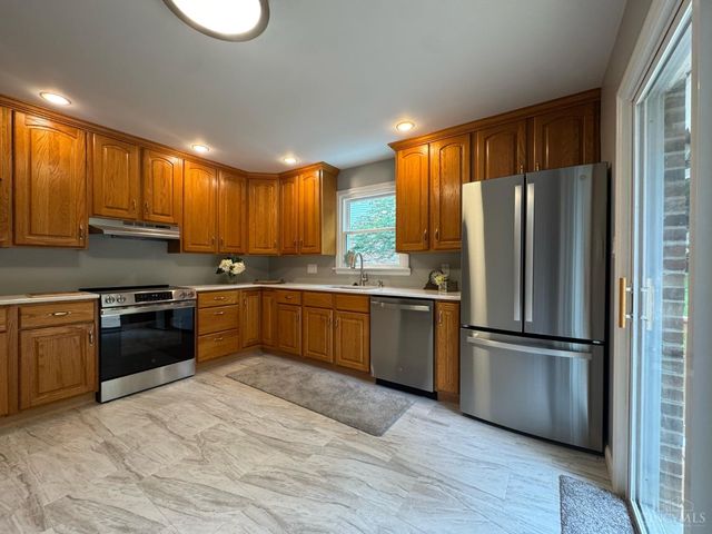 5569 Goldcrest Drive, Green Twp, OH 45238