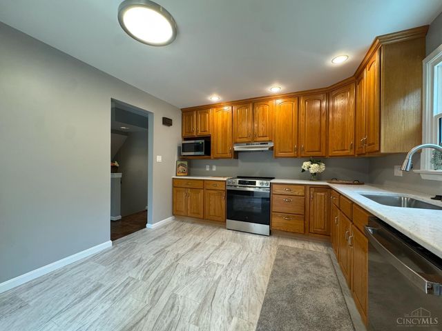 5569 Goldcrest Drive, Green Twp, OH 45238