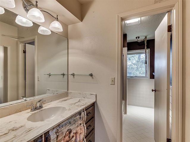 10 Rustic Hills Street, Norman, OK 73072