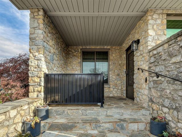 10 Rustic Hills Street, Norman, OK 73072