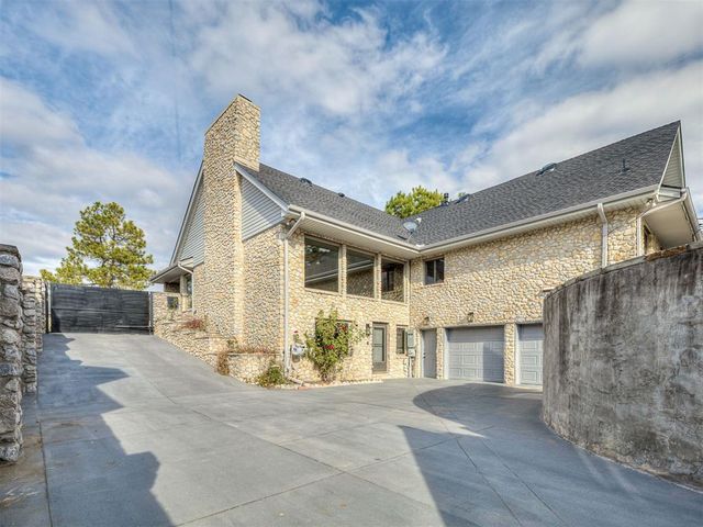 10 Rustic Hills Street, Norman, OK 73072