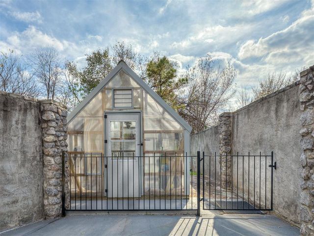 10 Rustic Hills Street, Norman, OK 73072