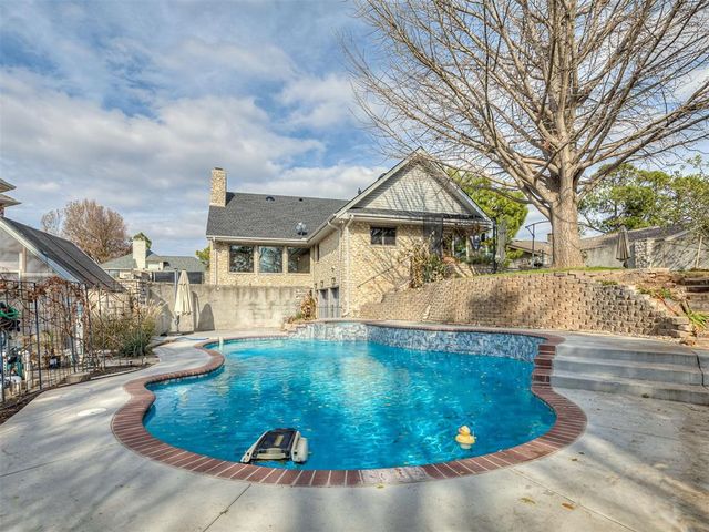 10 Rustic Hills Street, Norman, OK 73072